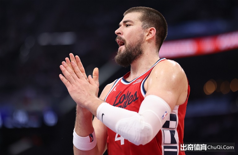 <b>船记：现在交易祖巴茨换明年选秀权最合适 希望</b>